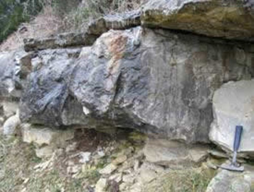 Cliffy Sandstone above rock hammer